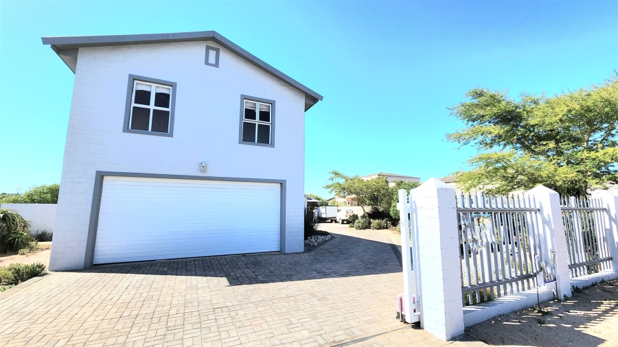 5 Bedroom Property for Sale in Country Club Western Cape